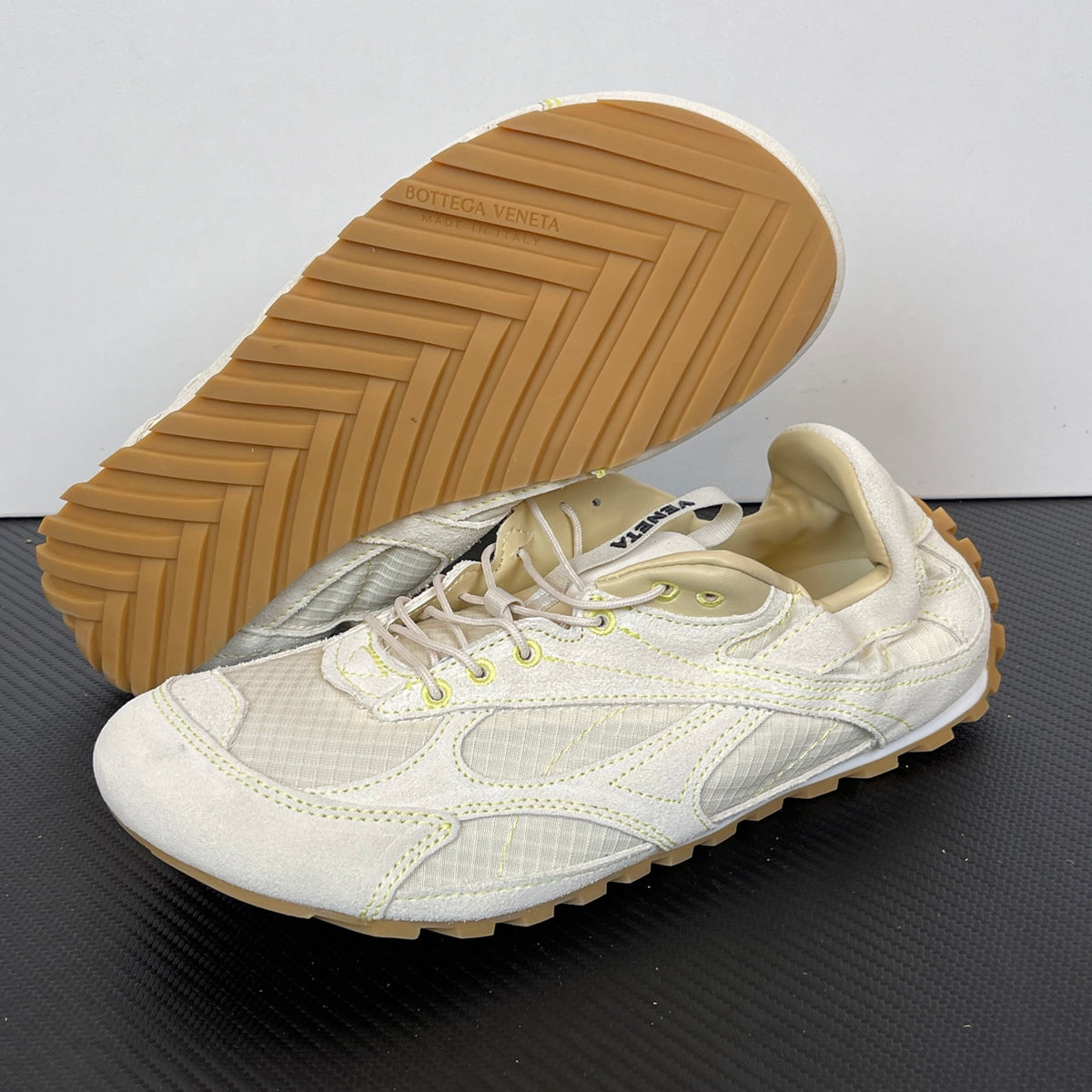 Bottega Veneta Orbit Flash Sneaker String Tufo