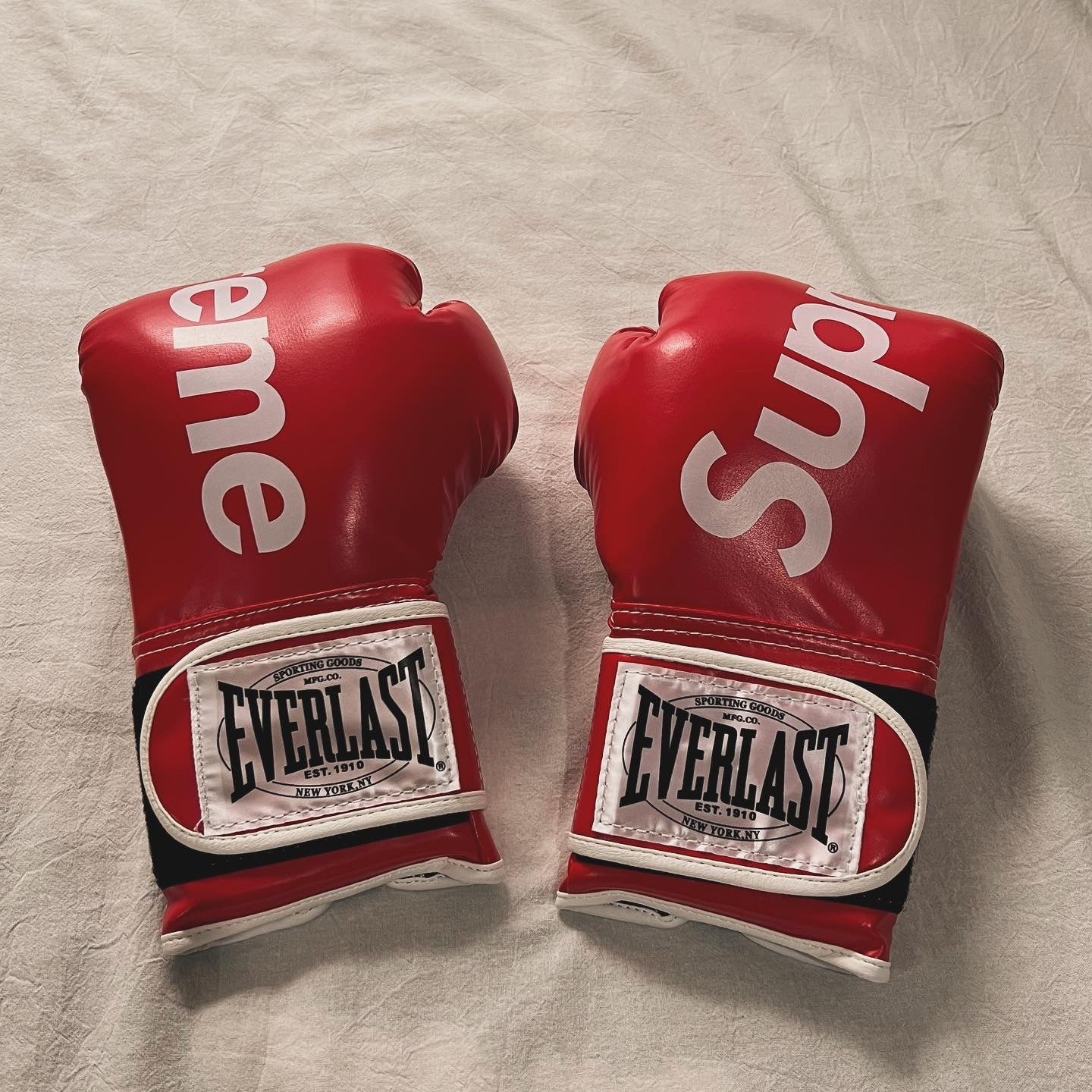 Supreme Boxing Gloves