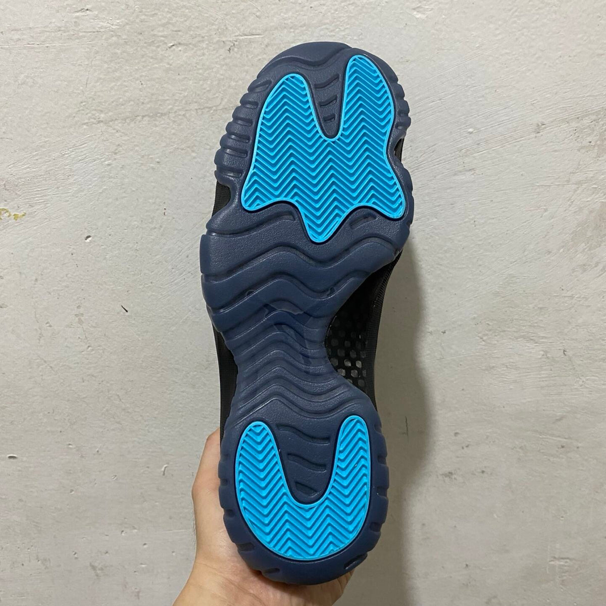 Air Jordan 11 Retro "Gamma Blue"