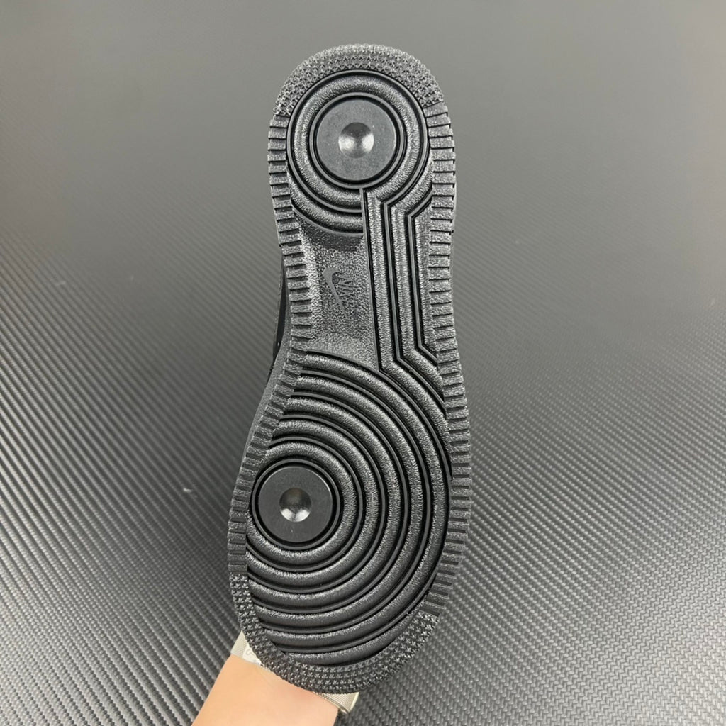 Nike Air Force 1 Low x Supreme Triple Black