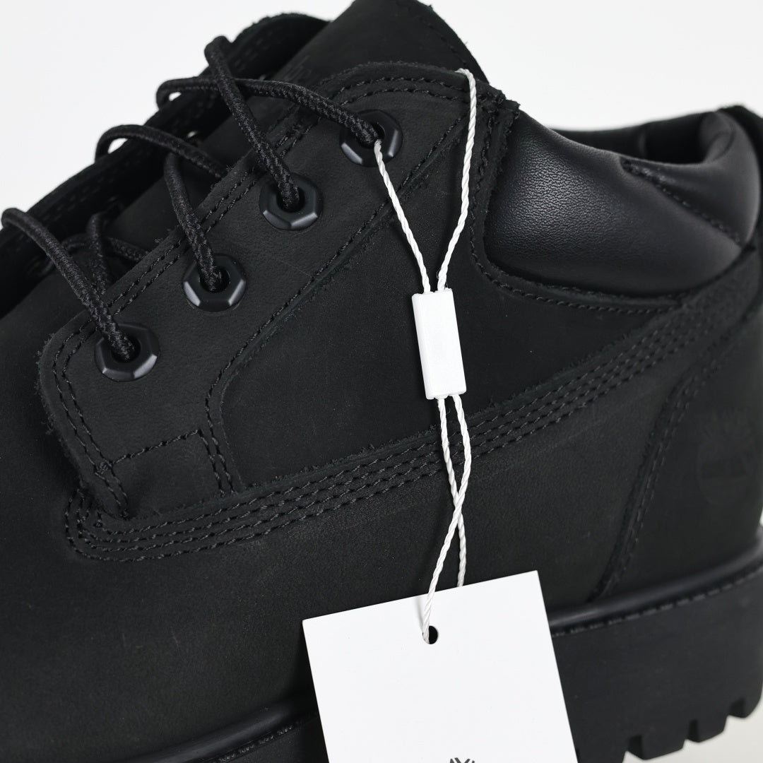 Timberland Premium Mid Lace-Up Chukka boots