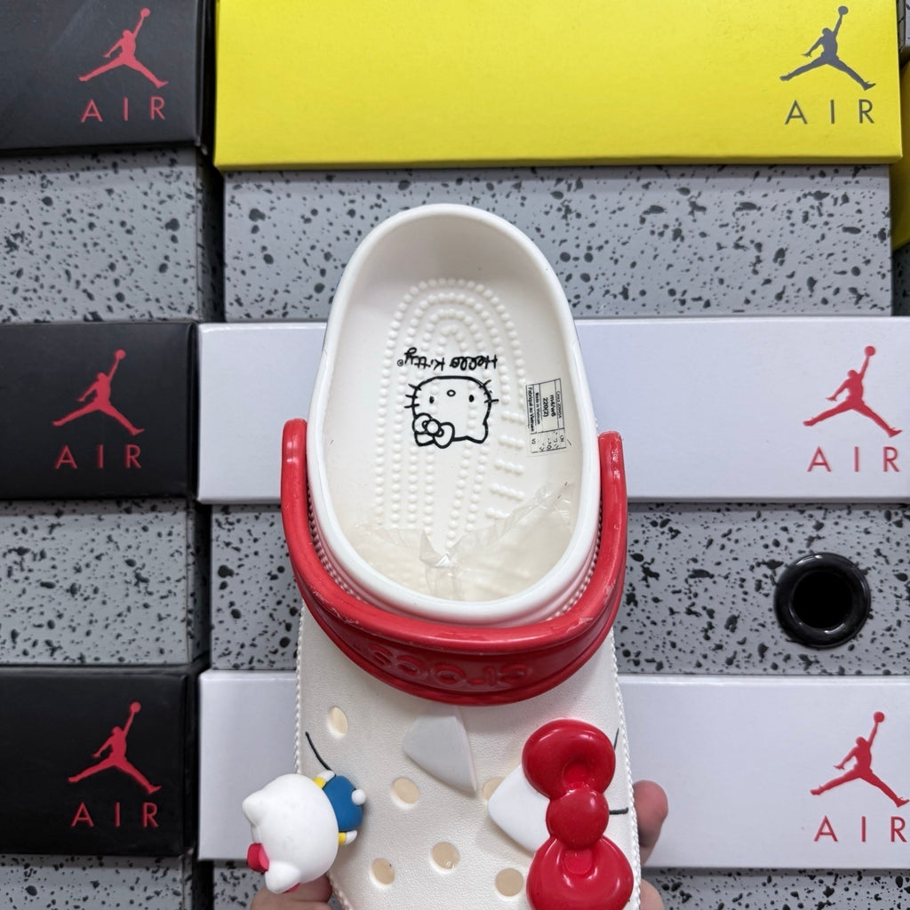 Crocs x Hello Kitty Classic Clog