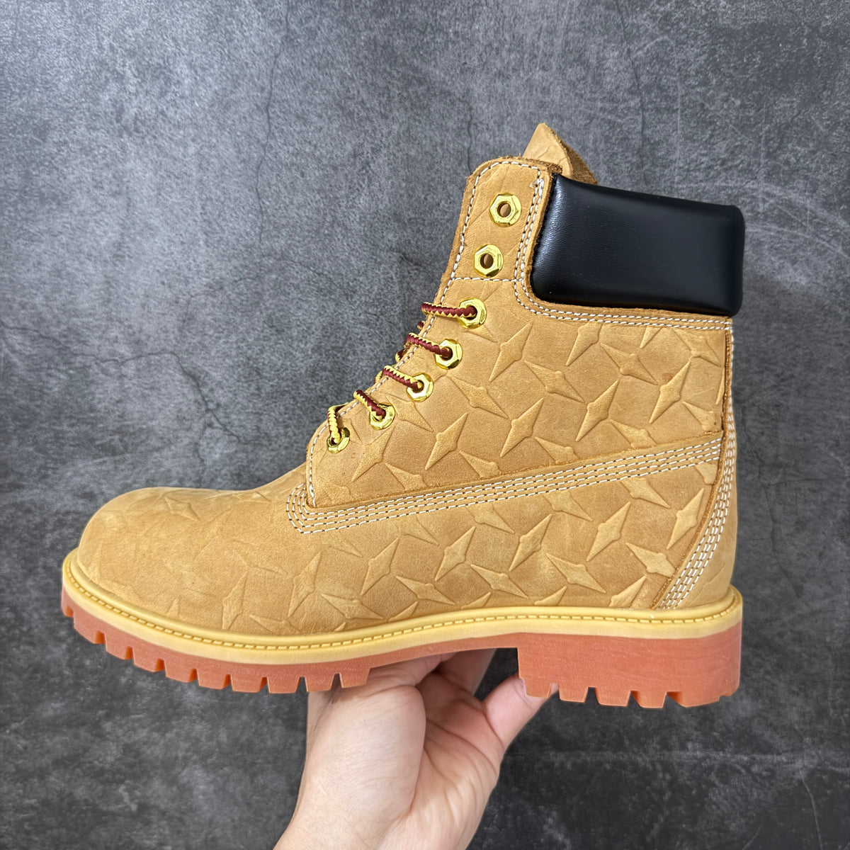 Supreme x Timberland Diamond Plate 6" Premium Waterproof Boot