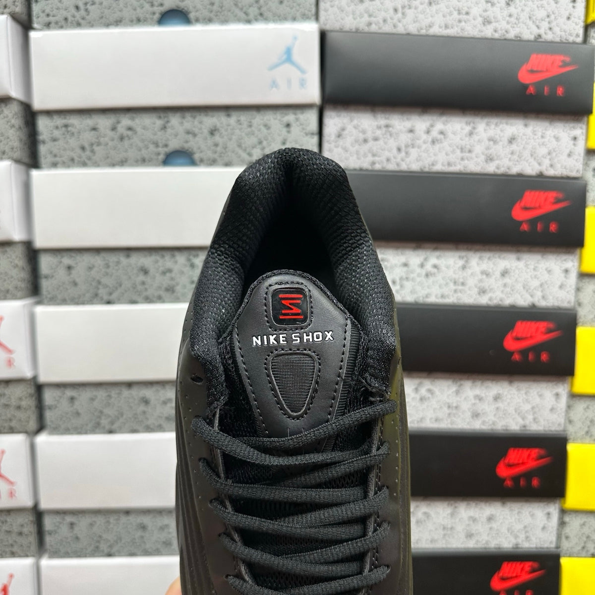 Nike Shox R4 Triple Black