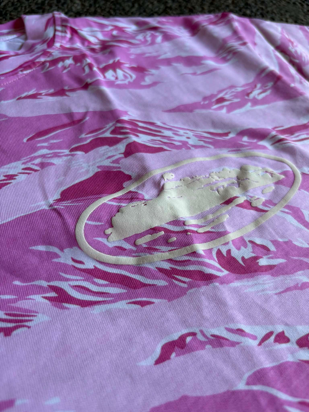 Corteiz Island Puff Print Tee Forest Camo Pink (ON-HAND)