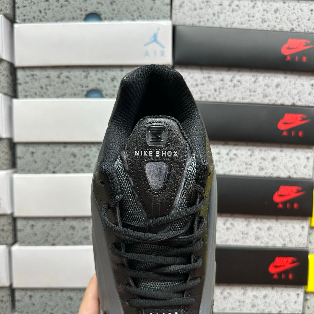 Nike Shox R4 Black/Gray