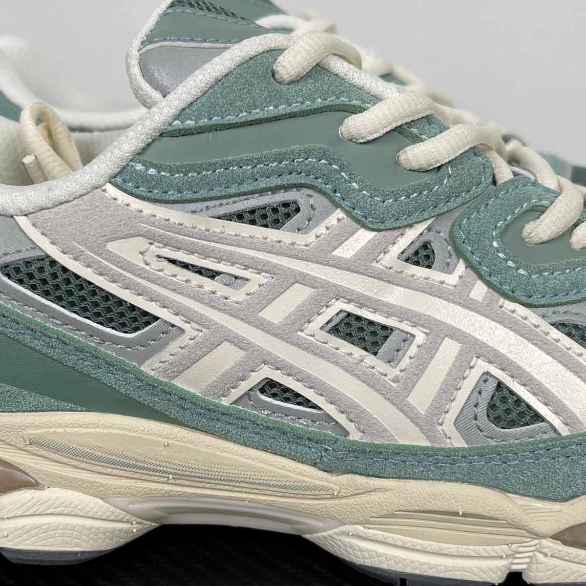 ASICS GEL-NYC Ivy Smoke Grey