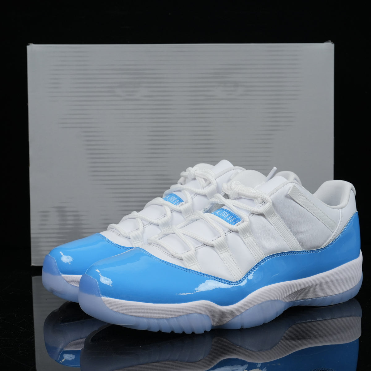 Air Jordan 11 Retro Low 'University Blue'