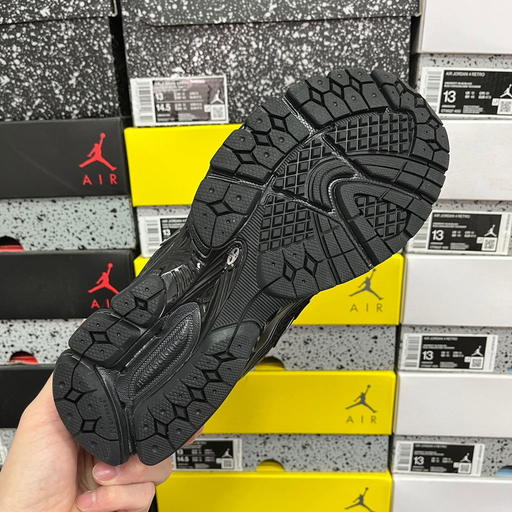 New Balance 1906R  Black Grey