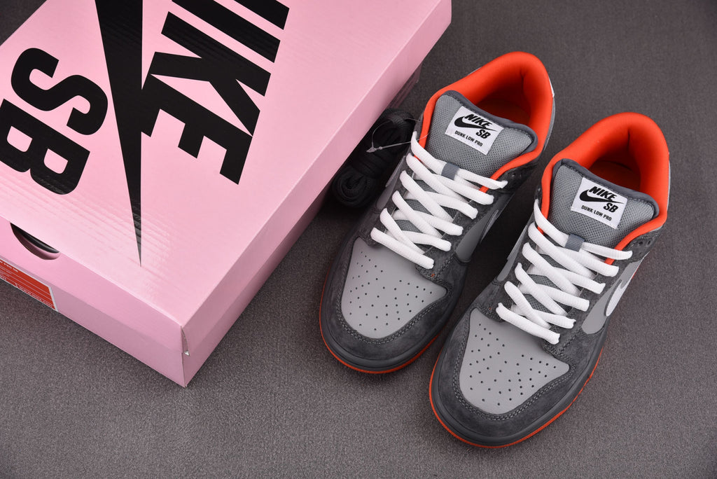 Nike SB Dunk Low Staple "NYC Pigeon"