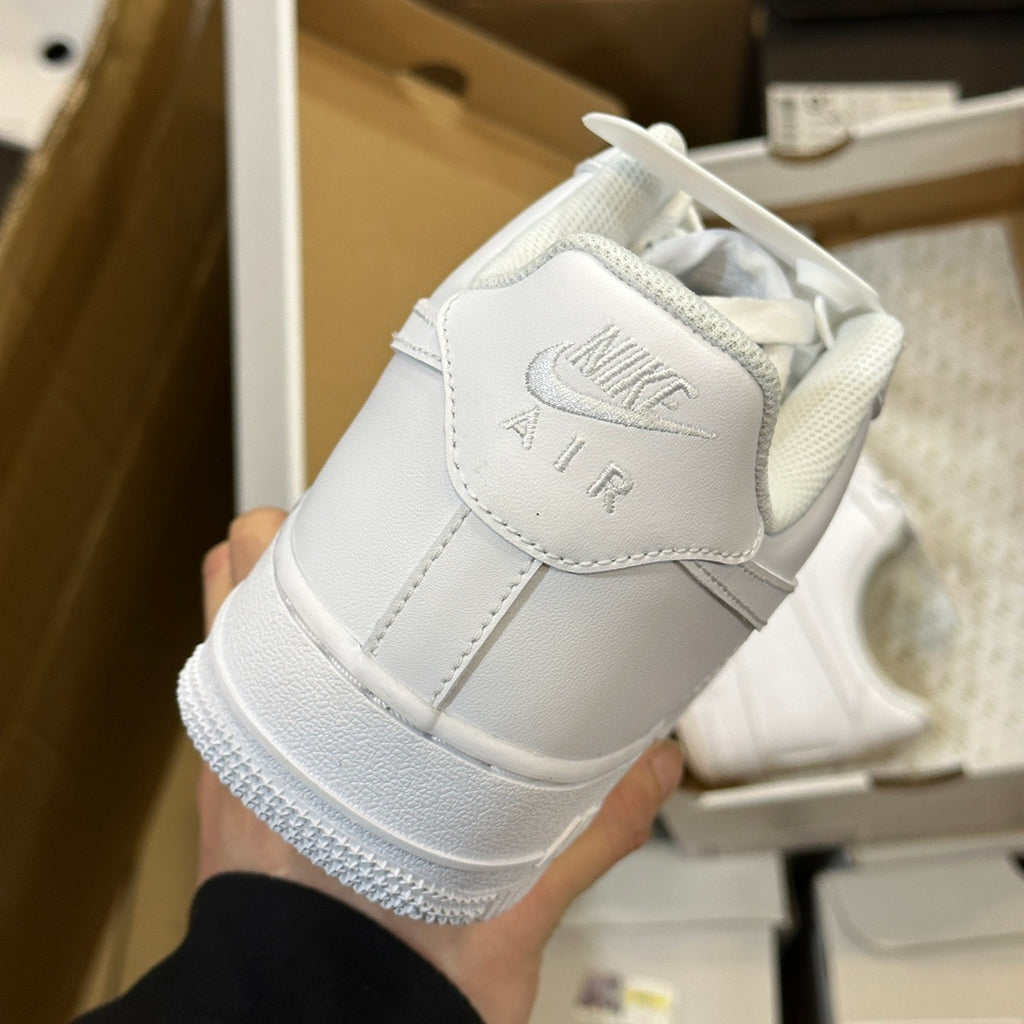 Nike Air Force 1 Triple White