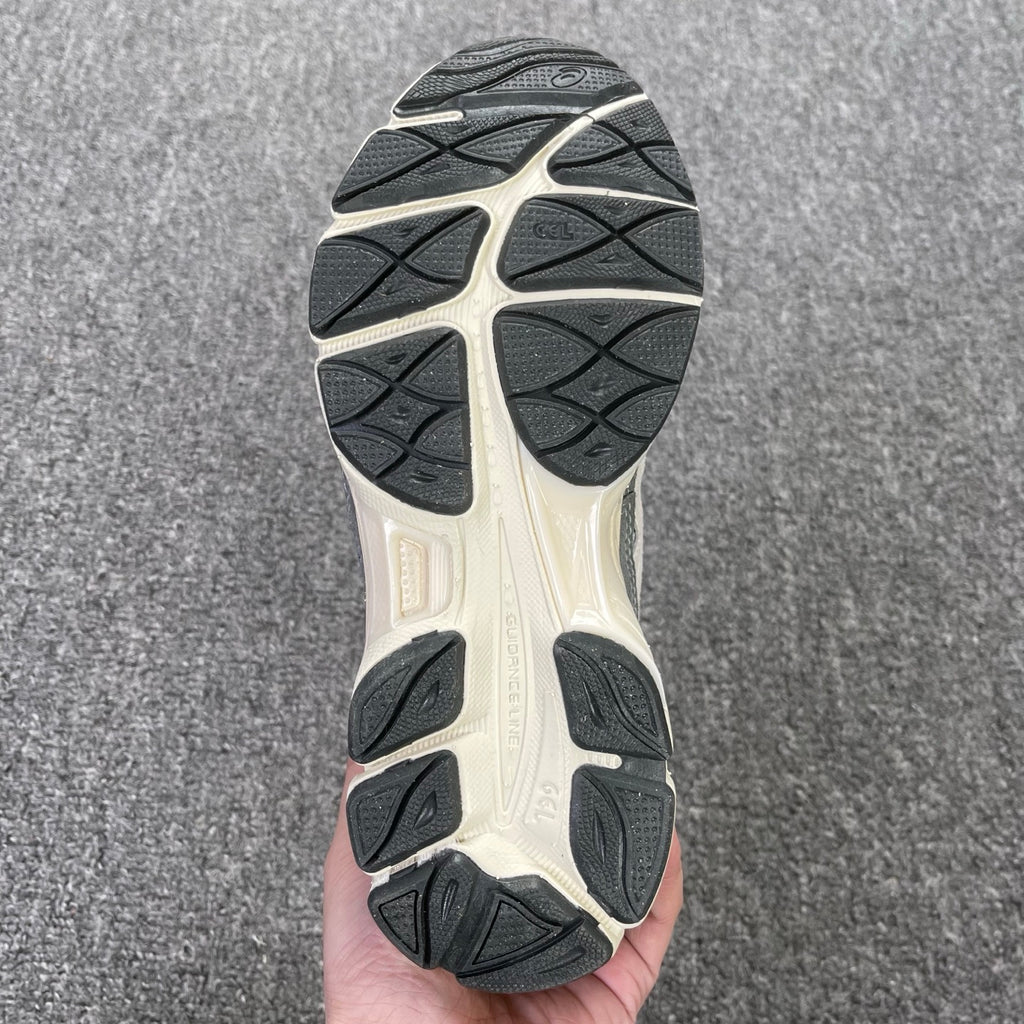 ASICS GEL-NYC Graphite Grey / Smoke Grey