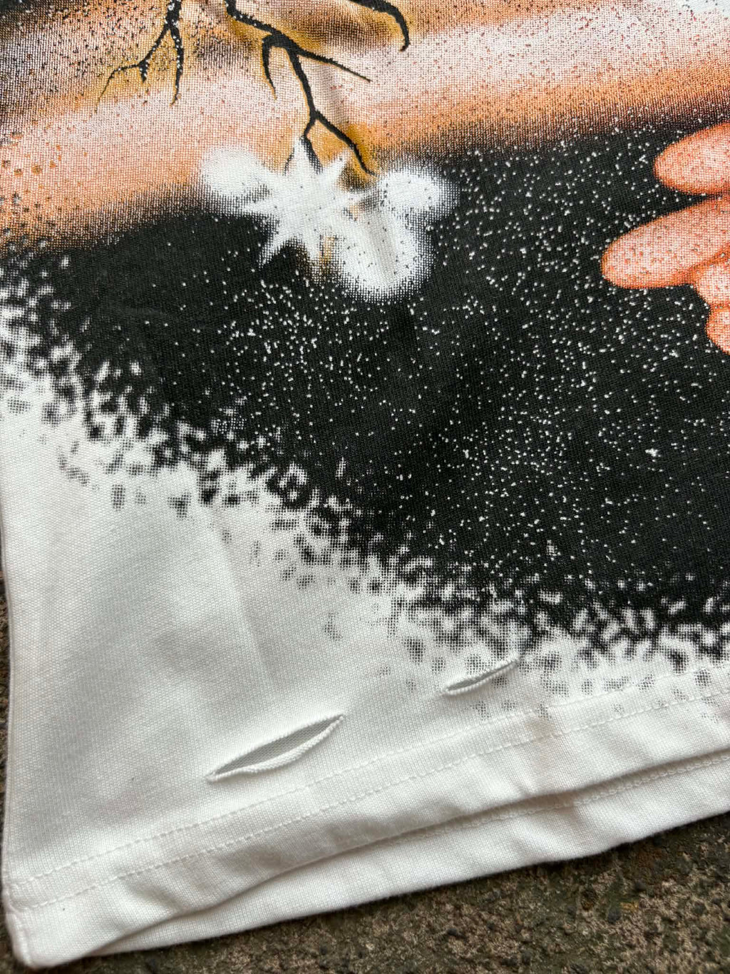 Vale Forever Hands Of God Tee 'Off/White'