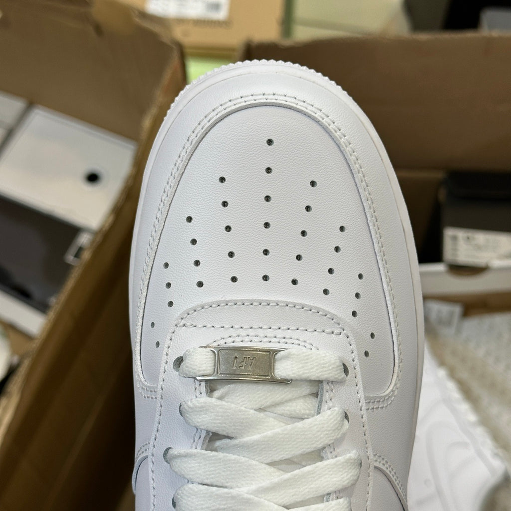 Nike Air Force 1 Triple White