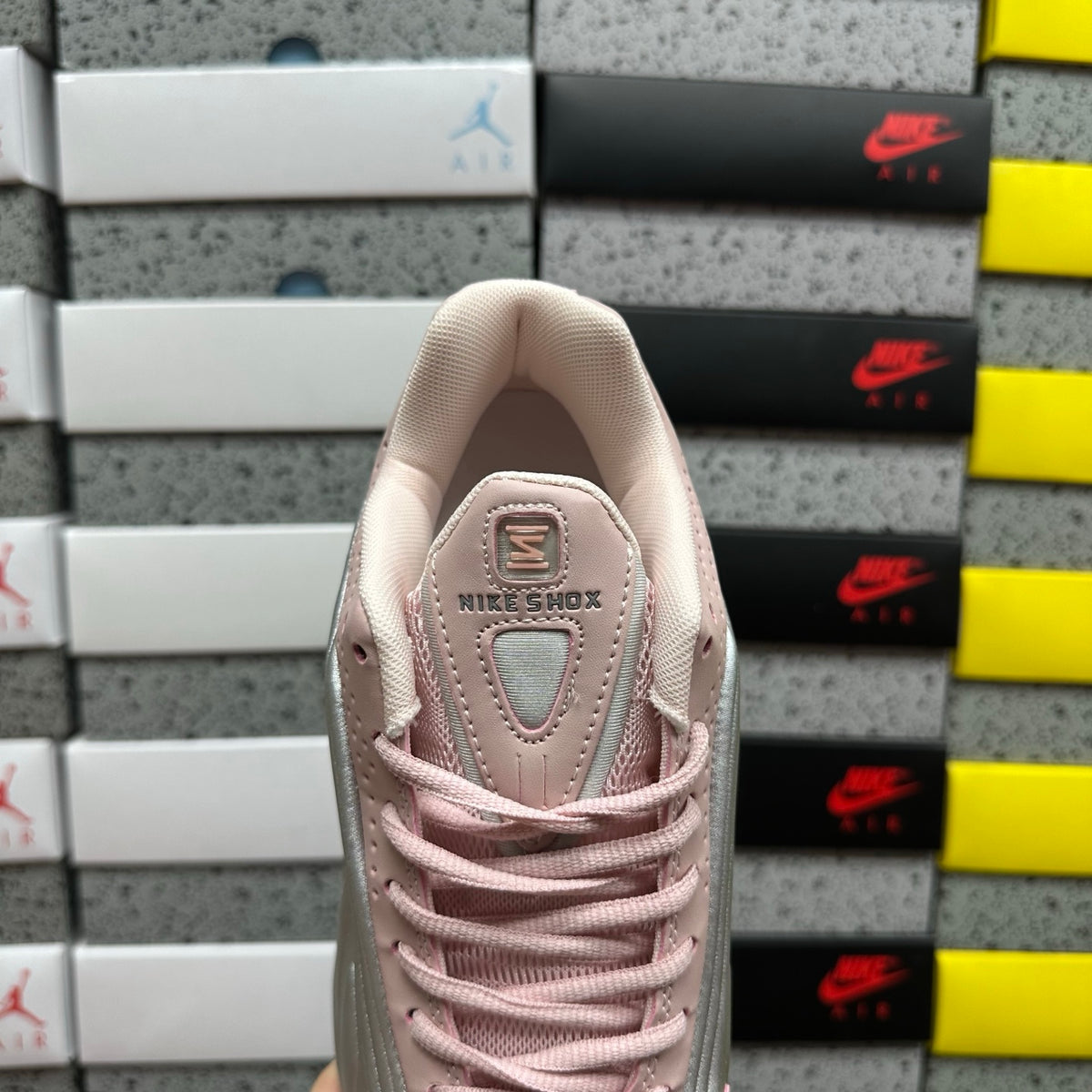 Nike Shox R4  Barely Rose / Metallic Platinum