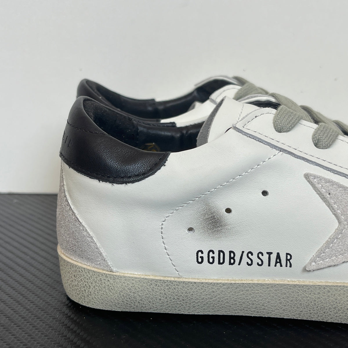 Golden Goose Super-Star Black Heel Tab