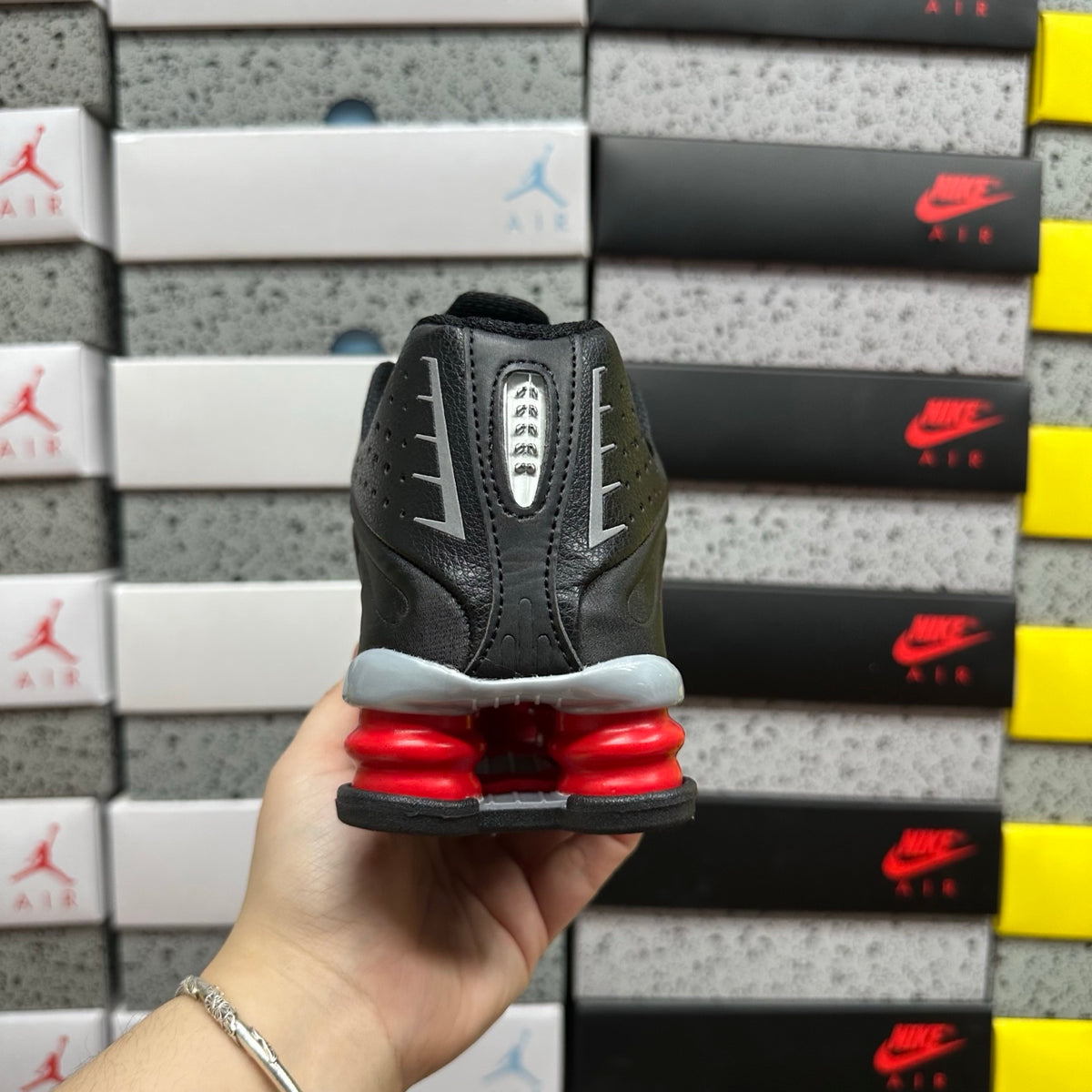 Nike Shox R4 Black/Red