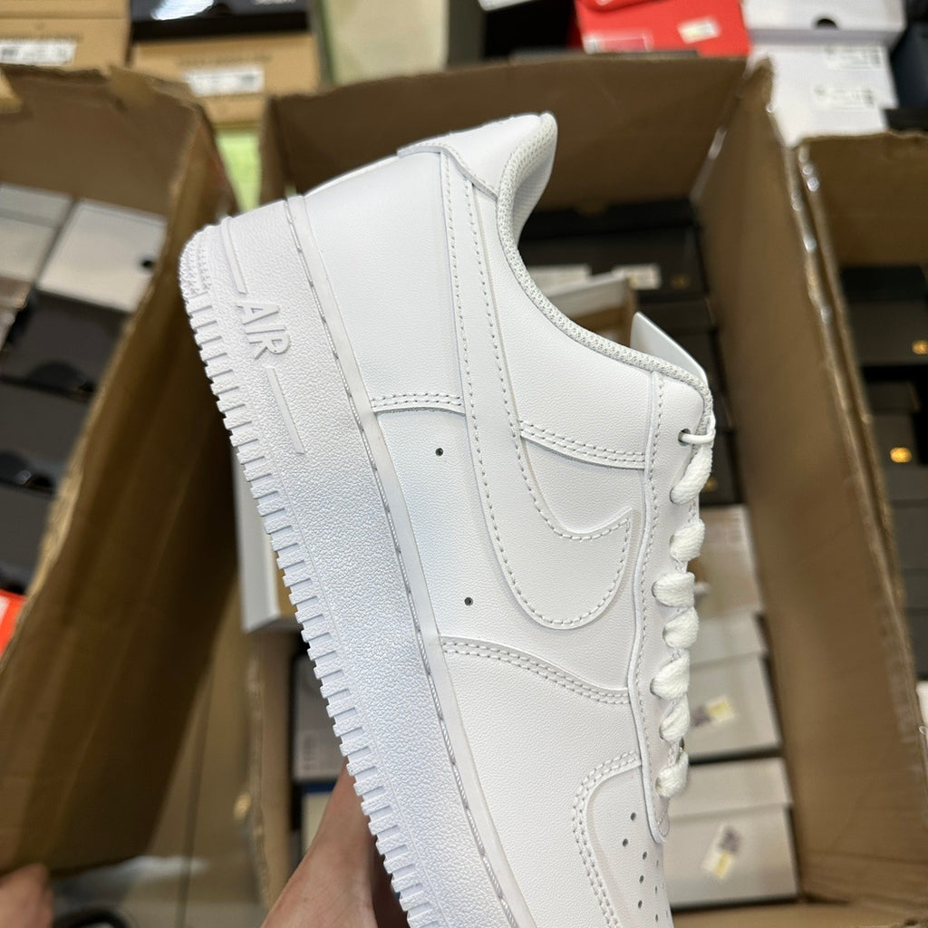 Nike Air Force 1 Triple White