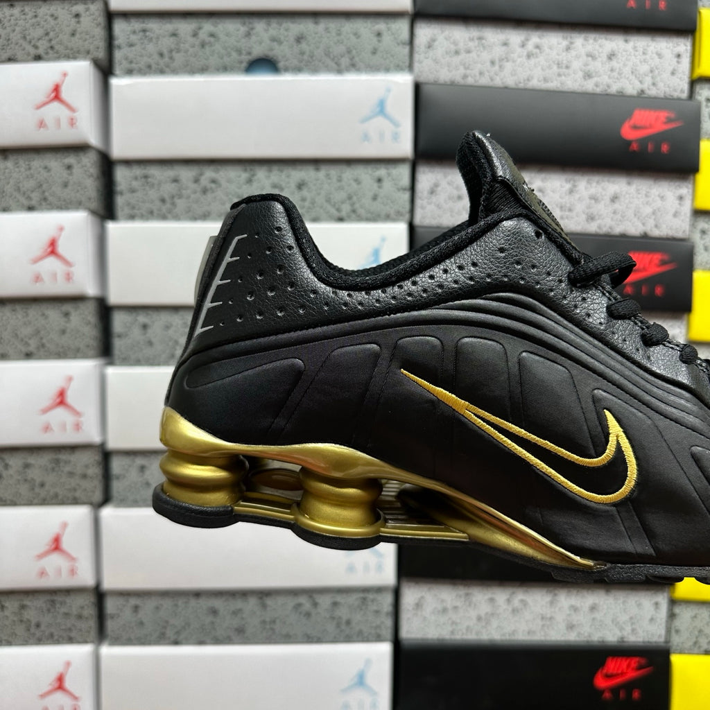 Nike Shox R4  Black and Metallic Gold