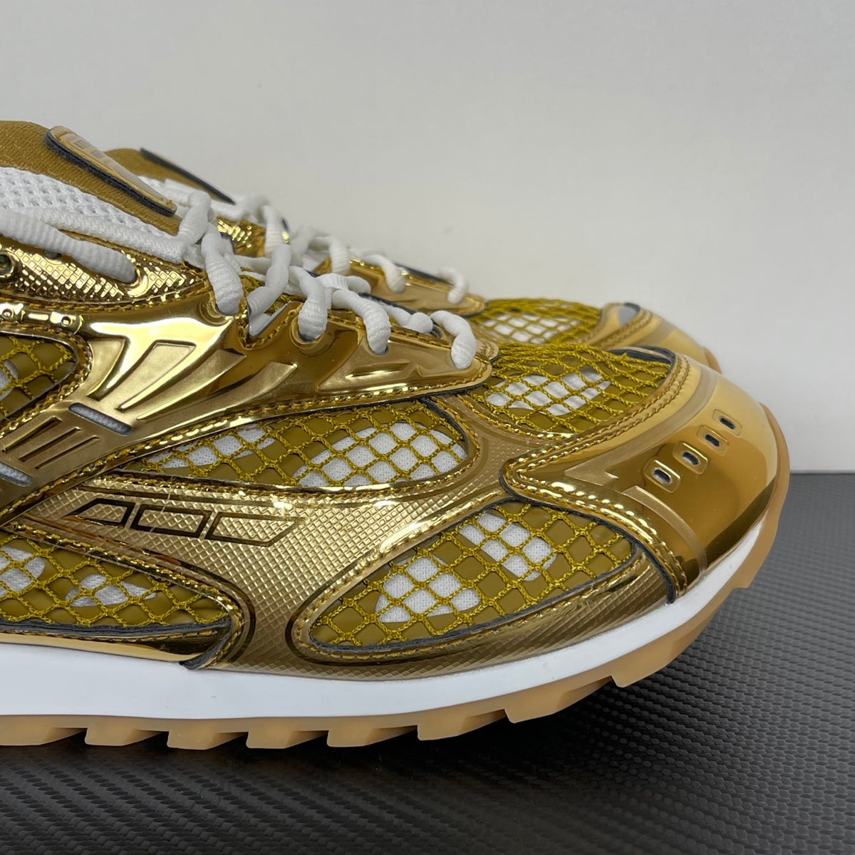 Bottega Veneta Orbit Sneakers Gold/White
