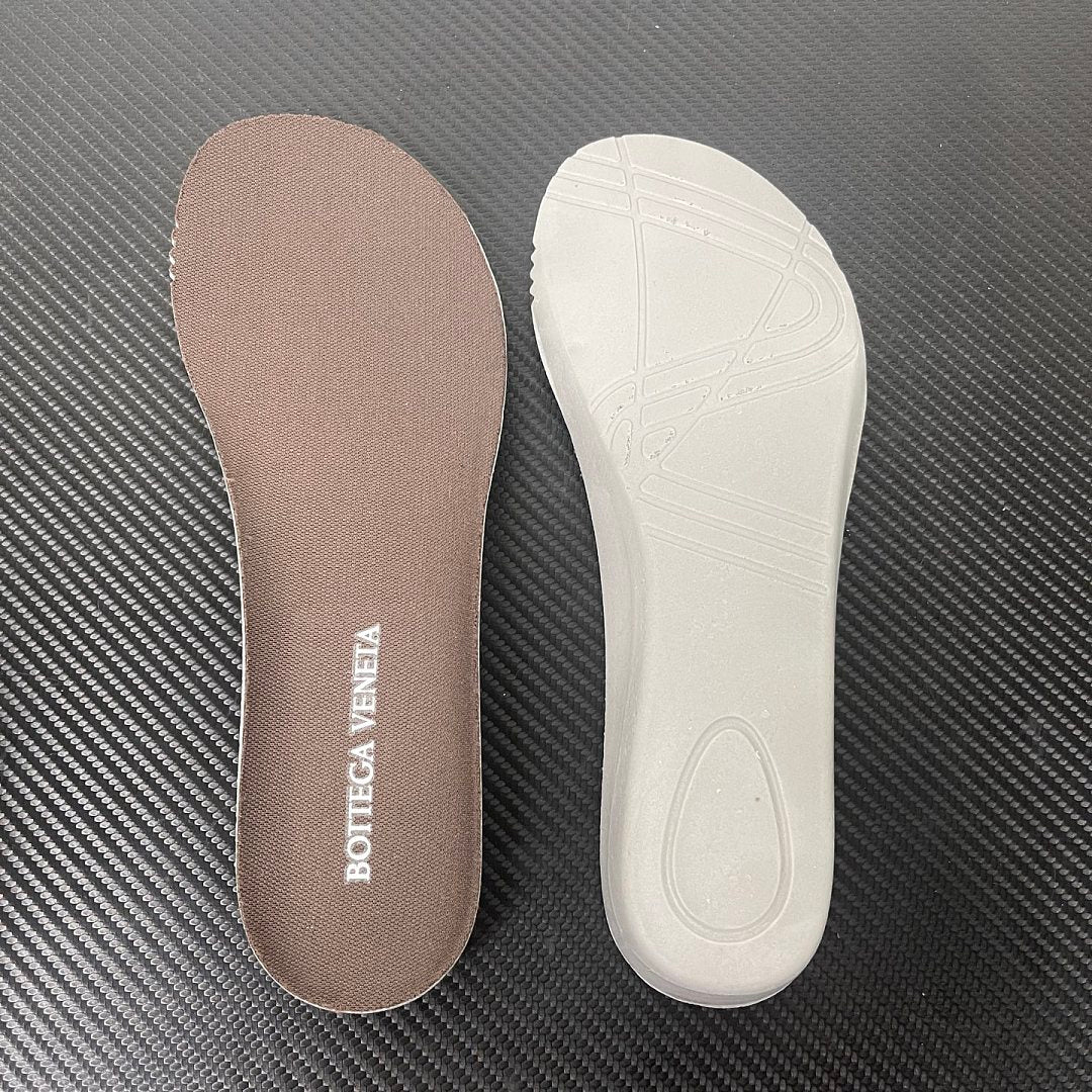 Bottega Veneta Orbit Sneakers Fondant/Silver