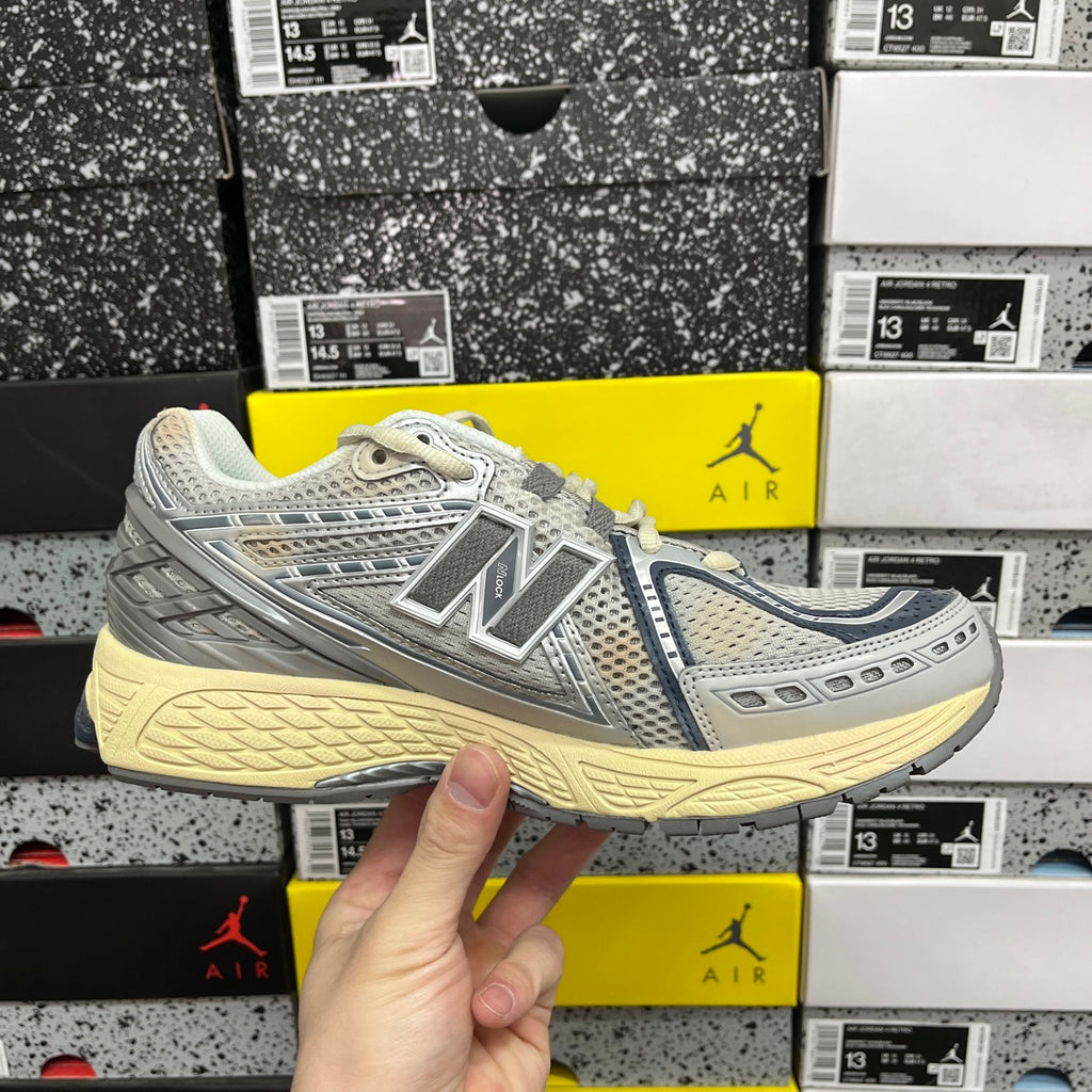 New Balance 1906R x thisisneverthat "The 2022 Downtown Run"