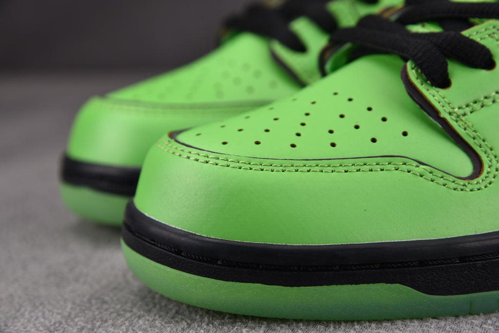 Nike SB Dunk Low x Powerpuff Girls "Buttercup"