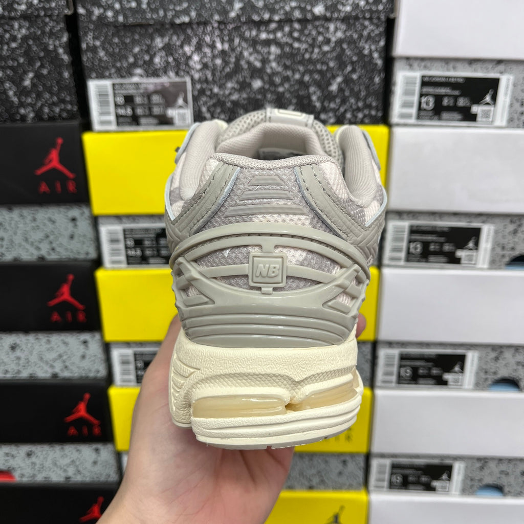 New Balance 1906R "Polka Dot Pack - Moonrock"