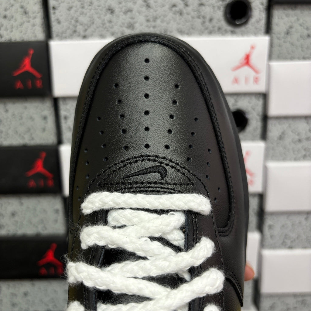 Nike Air Force 1 Low x Supreme (Black/White)