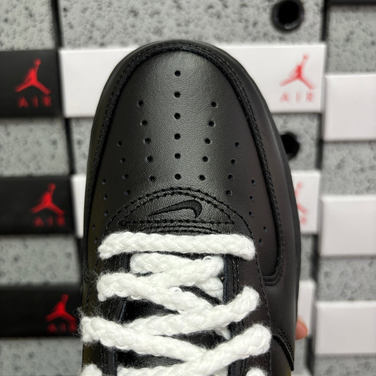 Nike Air Force 1 Low x Supreme (Black/White)