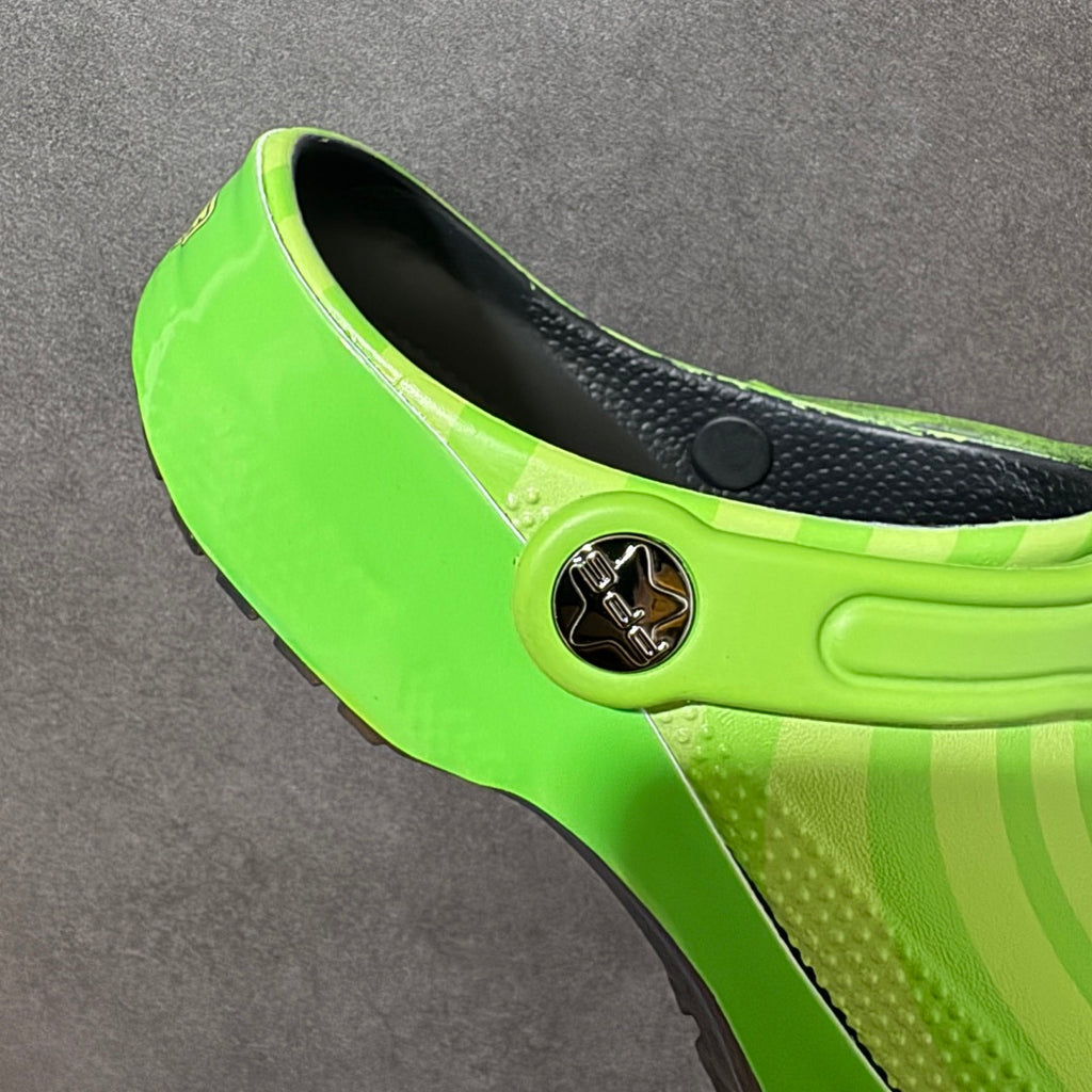 (Women's) The Powerpuff Girls Bubbles Classic Clog "Green"