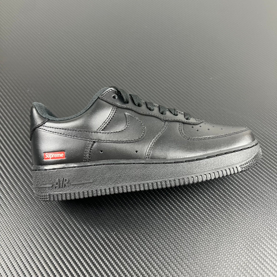 Nike Air Force 1 Low x Supreme Triple Black