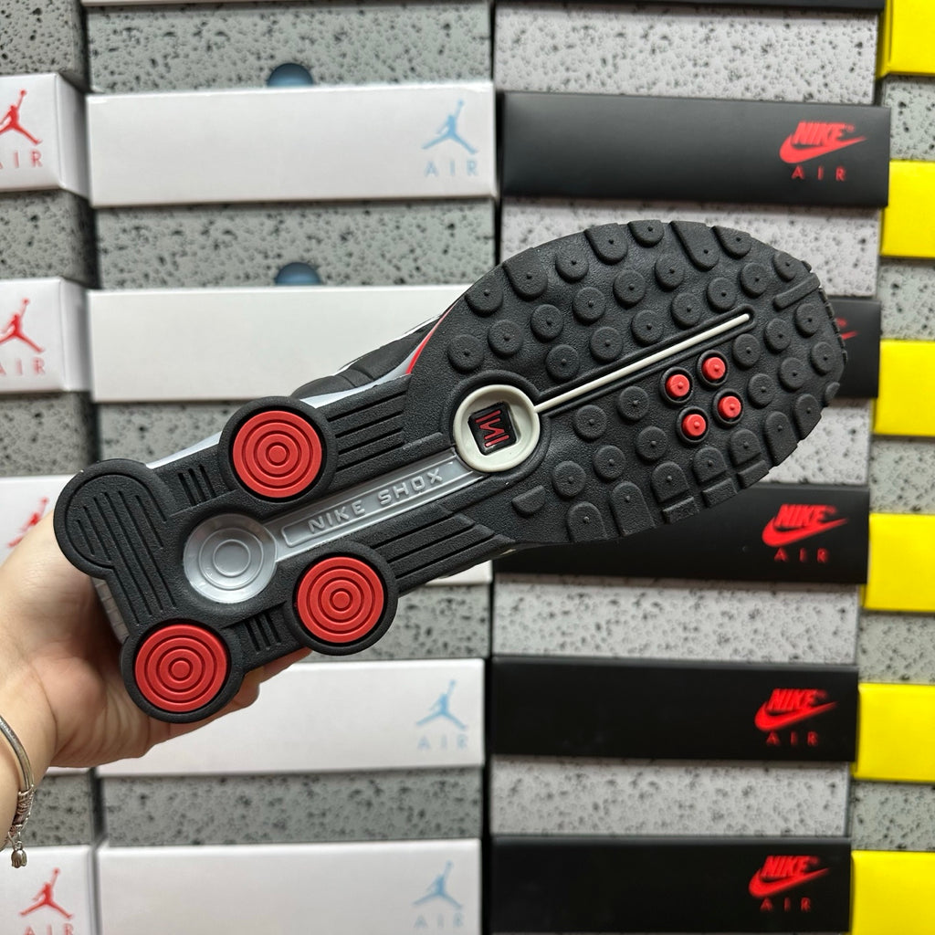 Nike Shox R4 Black/Red