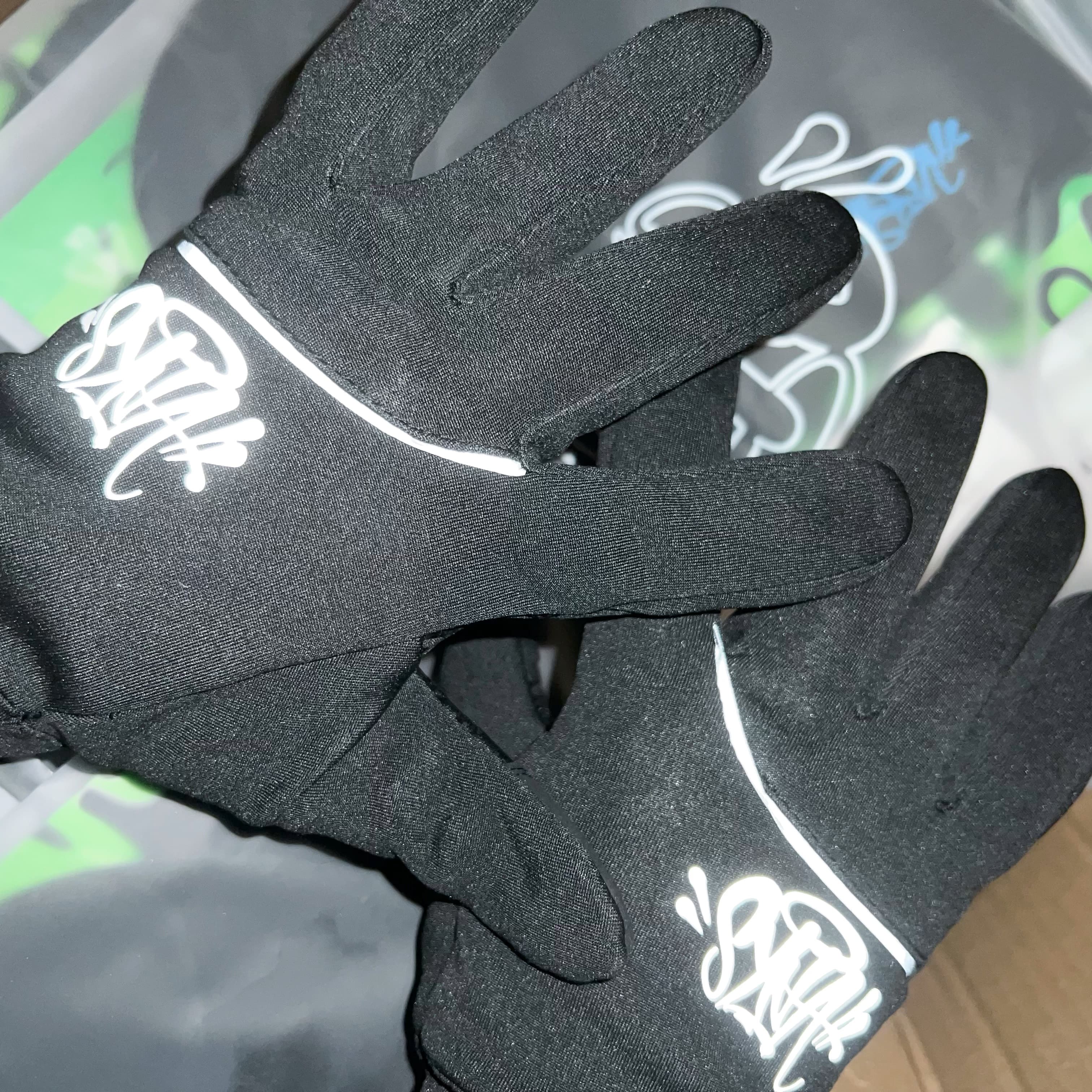 Syna No-trace Gloves