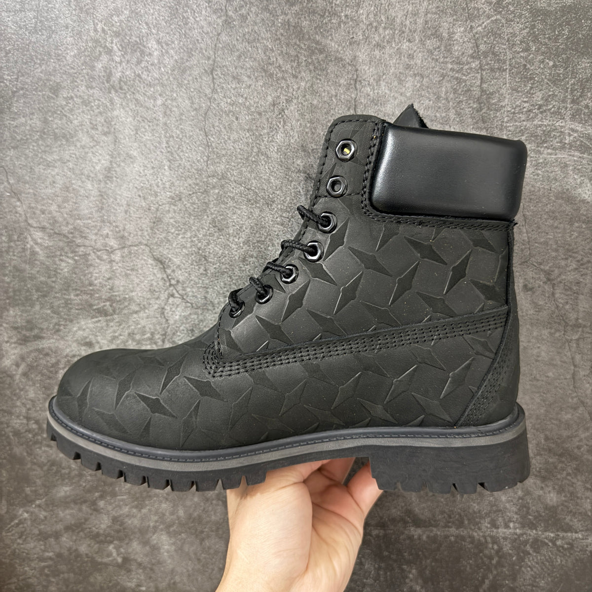 Supreme x Timberland Diamond Plate 6" Premium Waterproof Black Boot