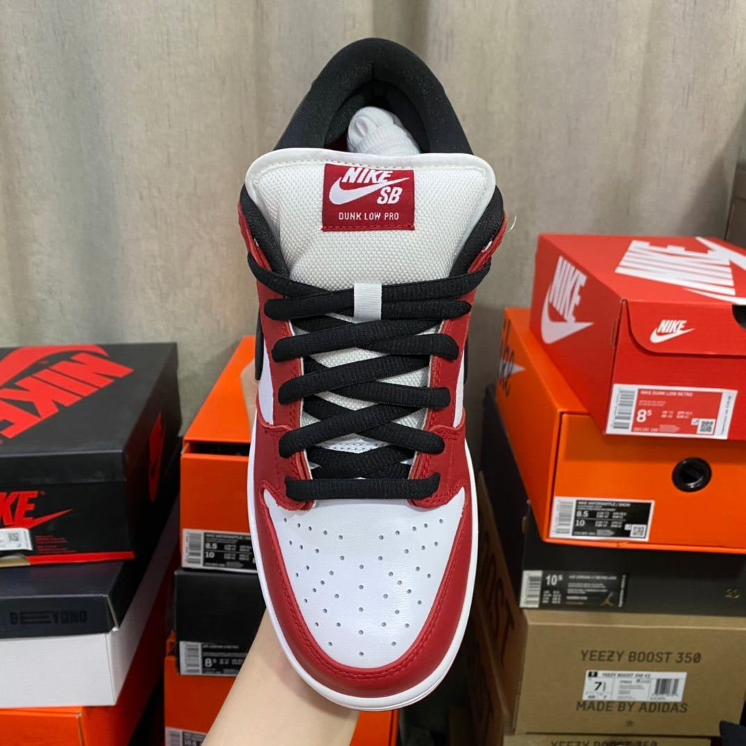Nike SB Dunk Low Pro “Chicago”