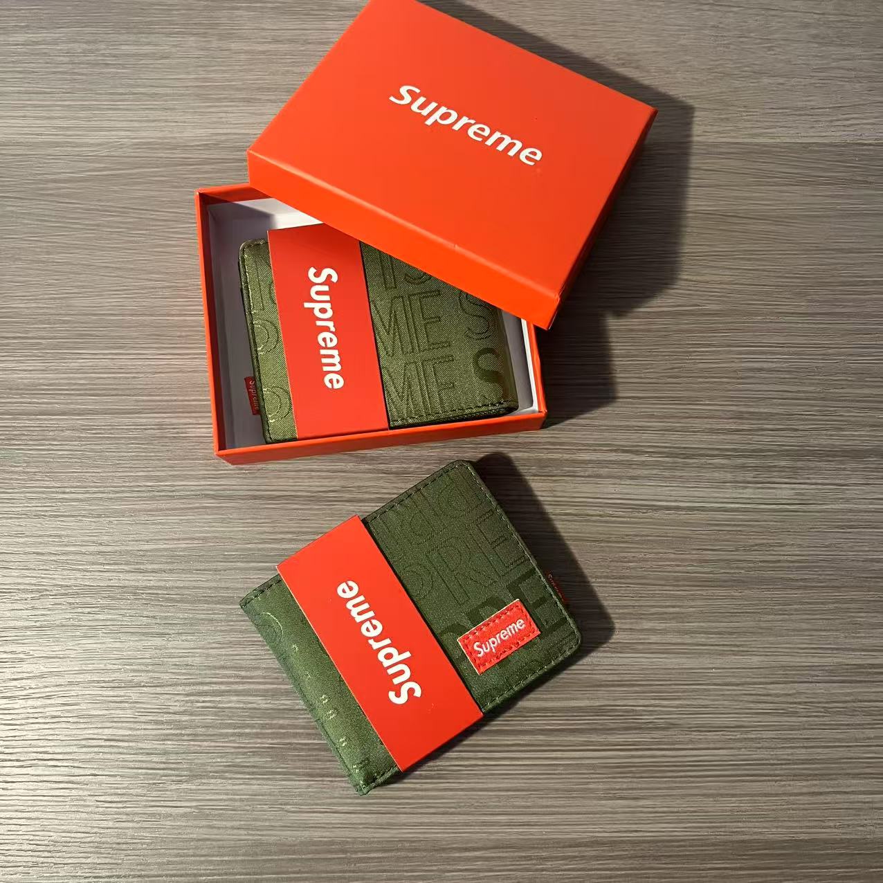 Supreme SS19 Wallet
