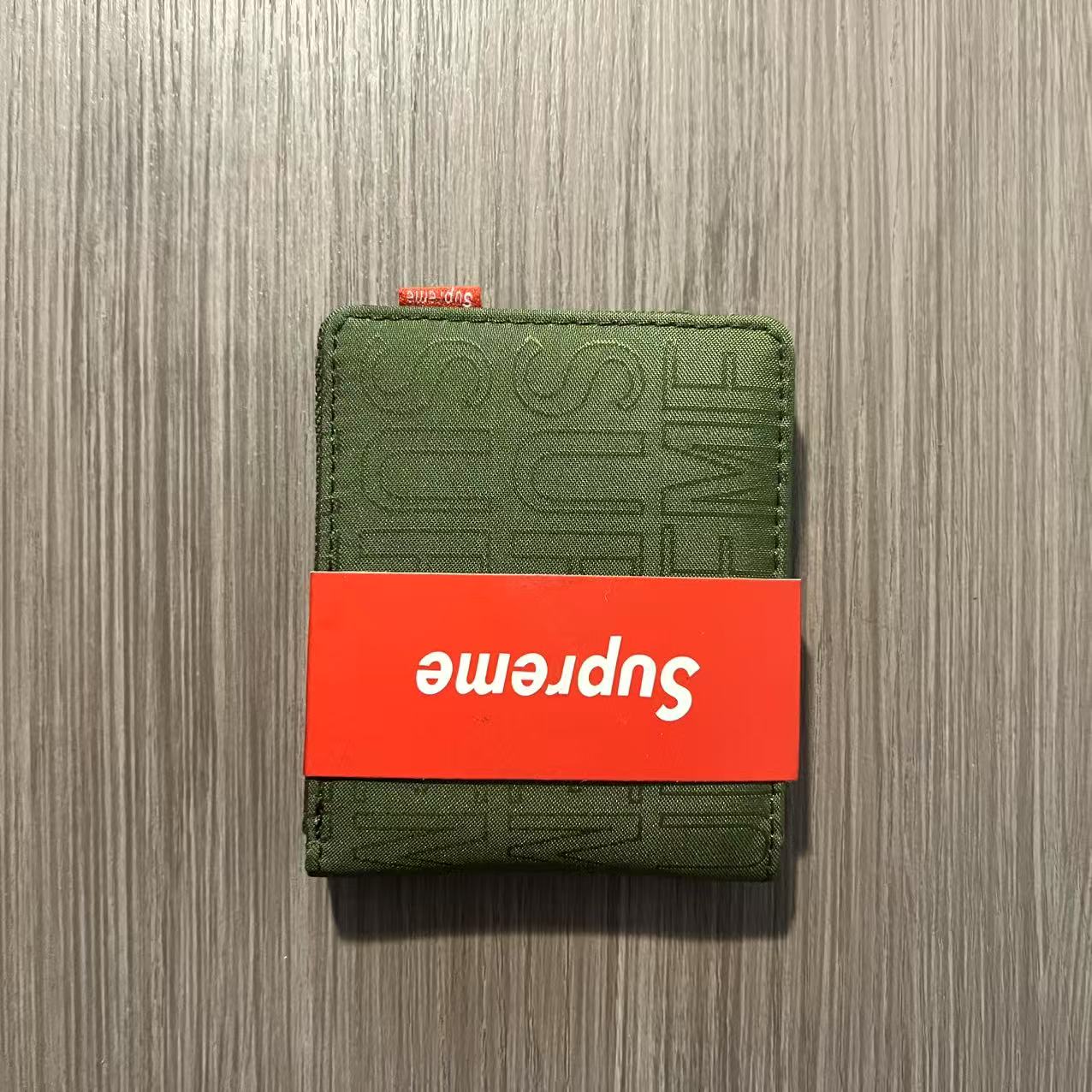 Supreme SS19 Wallet