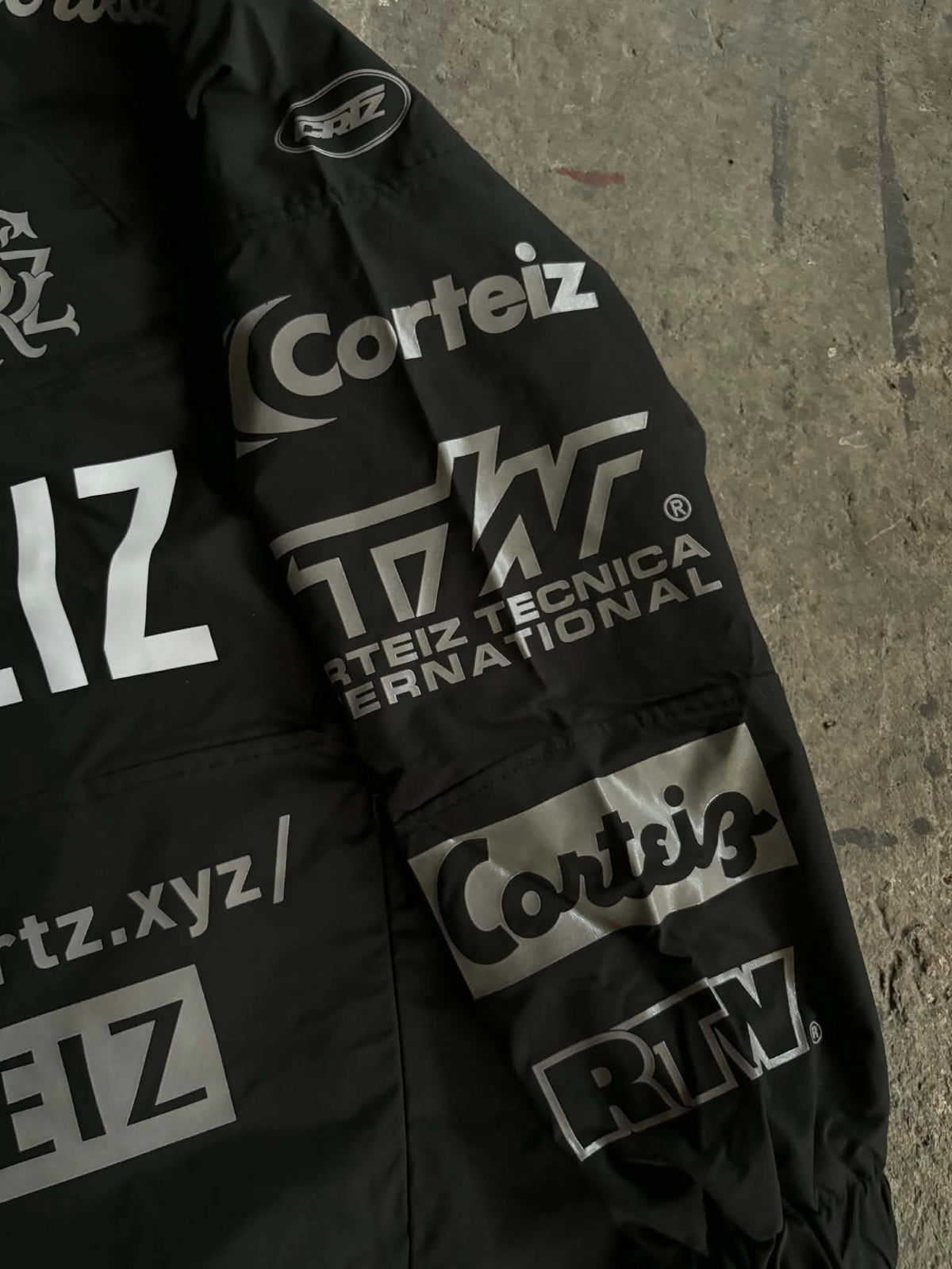 Corteiz Sponsor Training Pullover Black (ON-HAND)