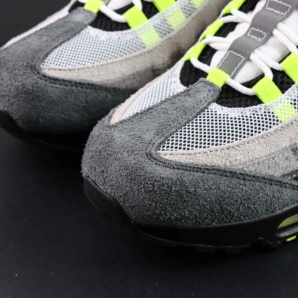 Nike Air Max 95 SP Undefeated Geo NYC Neon